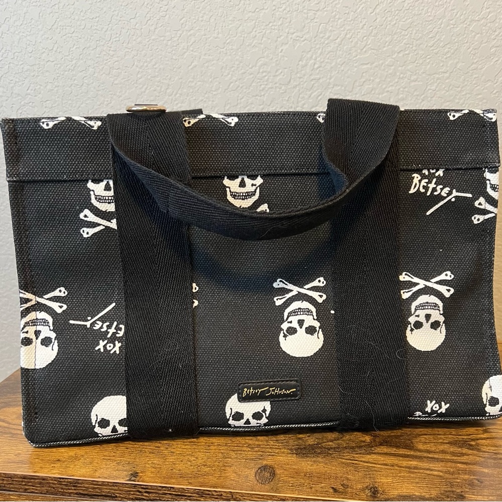 Betsey Johnson skull tote